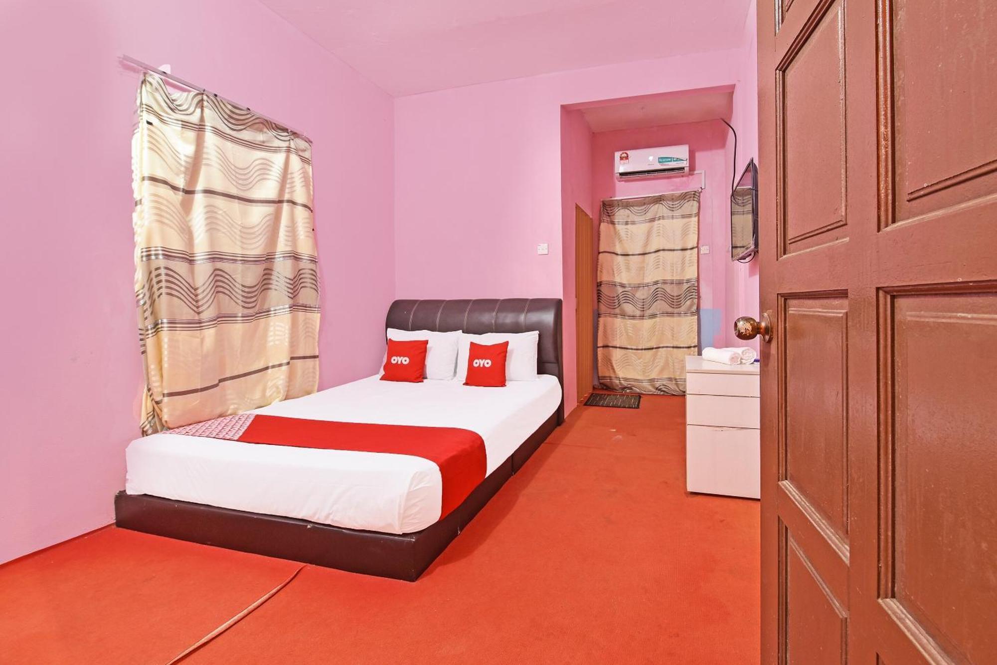 Capital O 90664 Rabi Hotel Кота Бару Екстериор снимка