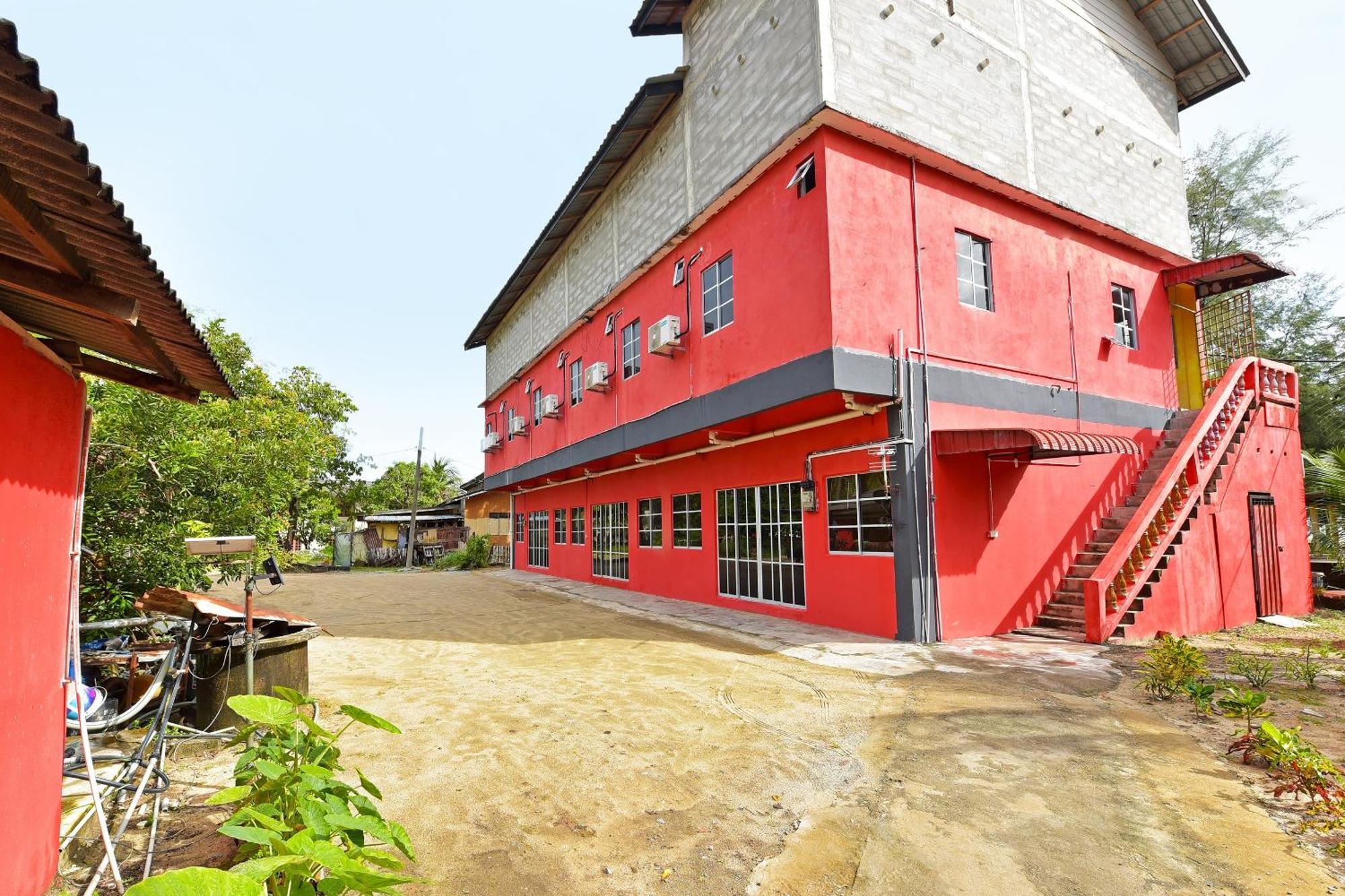 Capital O 90664 Rabi Hotel Кота Бару Екстериор снимка
